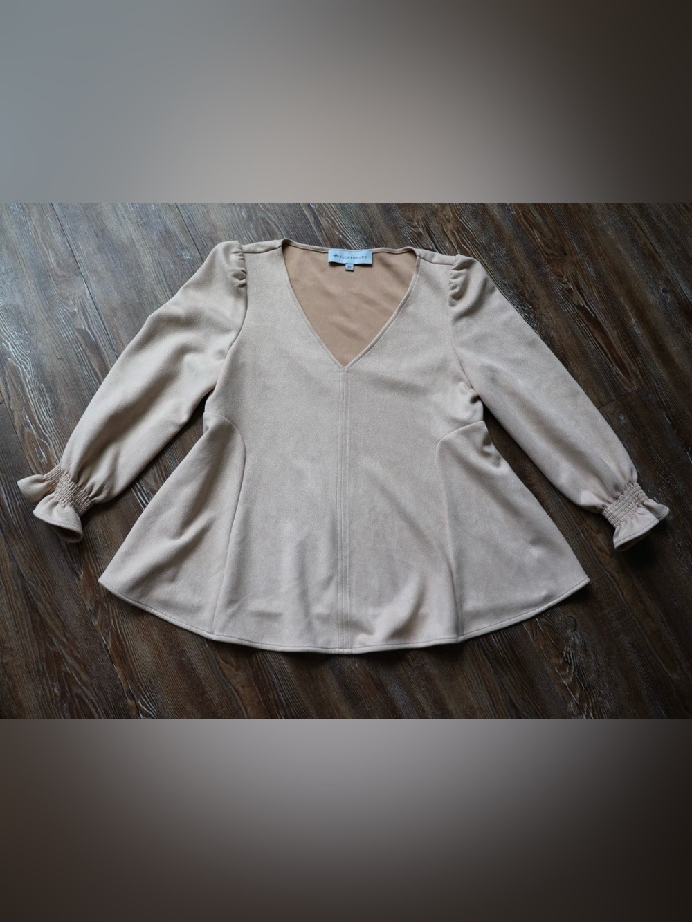 Tuckernuck Easton Minimalist Beige Faux Suede Blouse Puff Sleeve V Neck Women XS